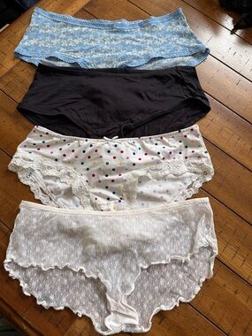 Women’s Used Panties medium GAP Aerie Unknown